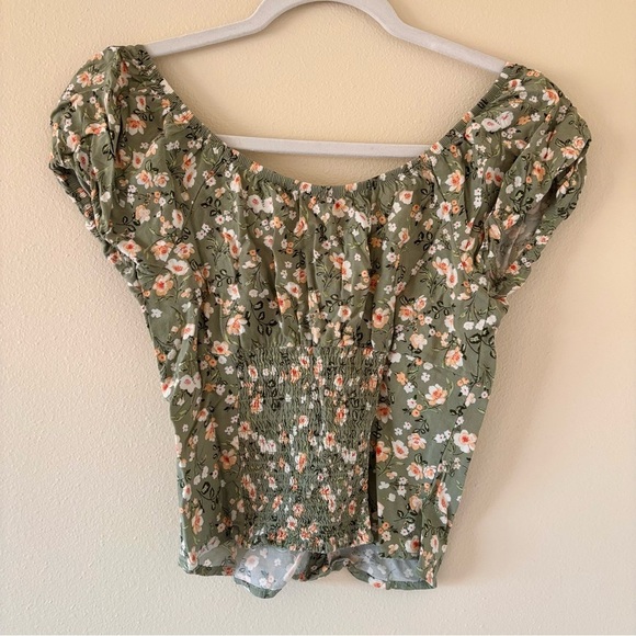 floral button front crop top - Picture 3 of 3